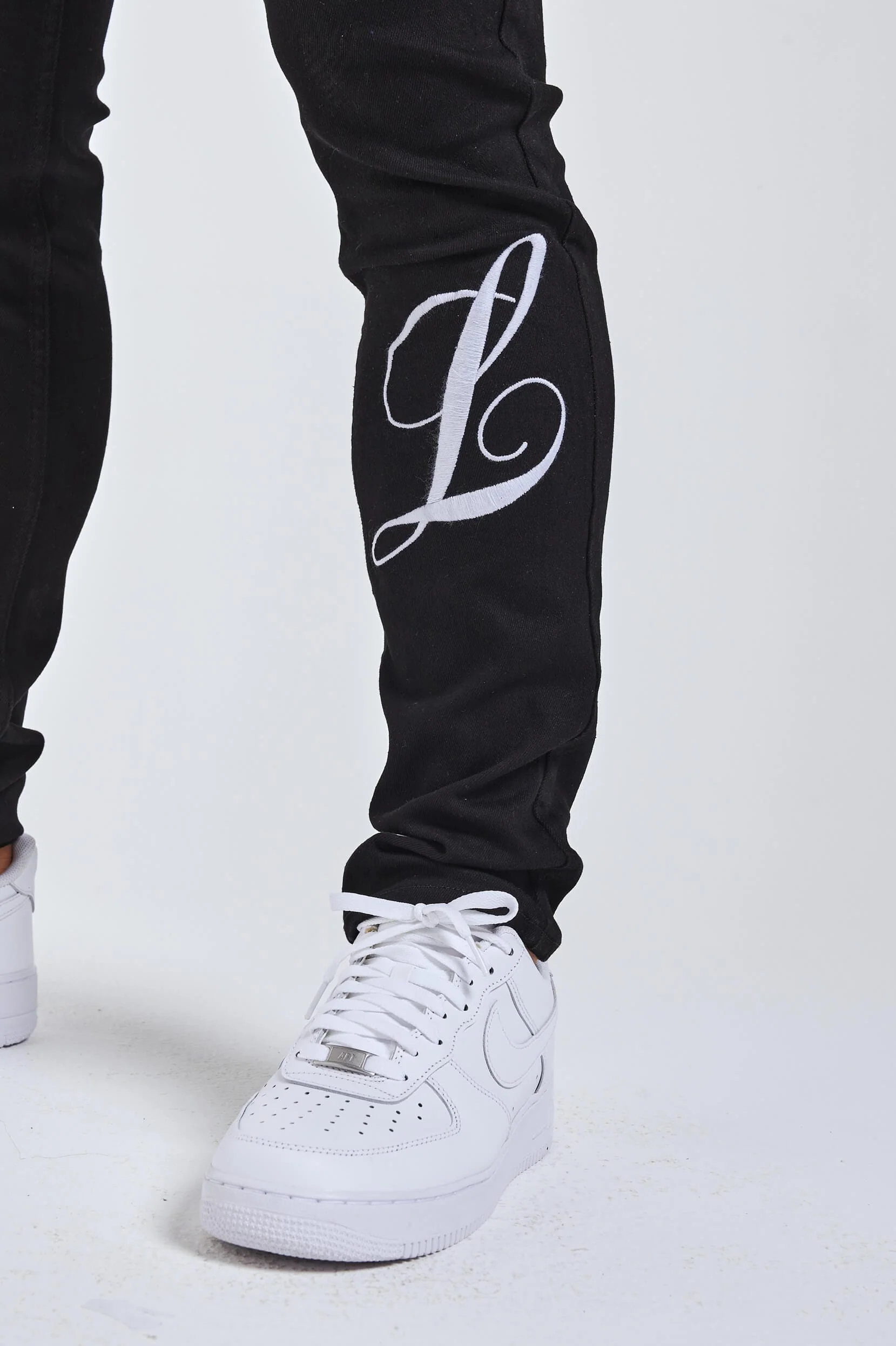 SLIM FIT JEANS 2.0 EMBROIDERED PRINTED DENIM - BLACK - Image 8