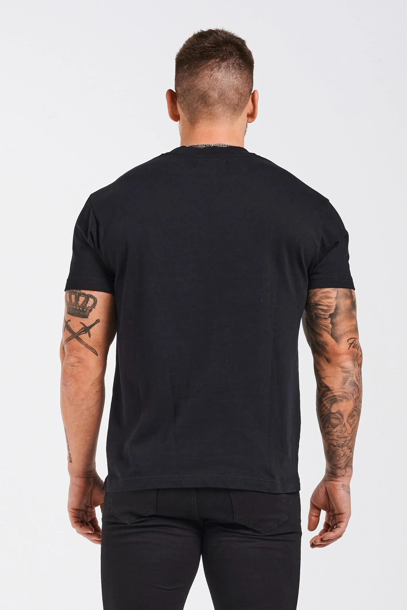 PREMIUM BASICS T-SHIRT - BLACK - Image 7