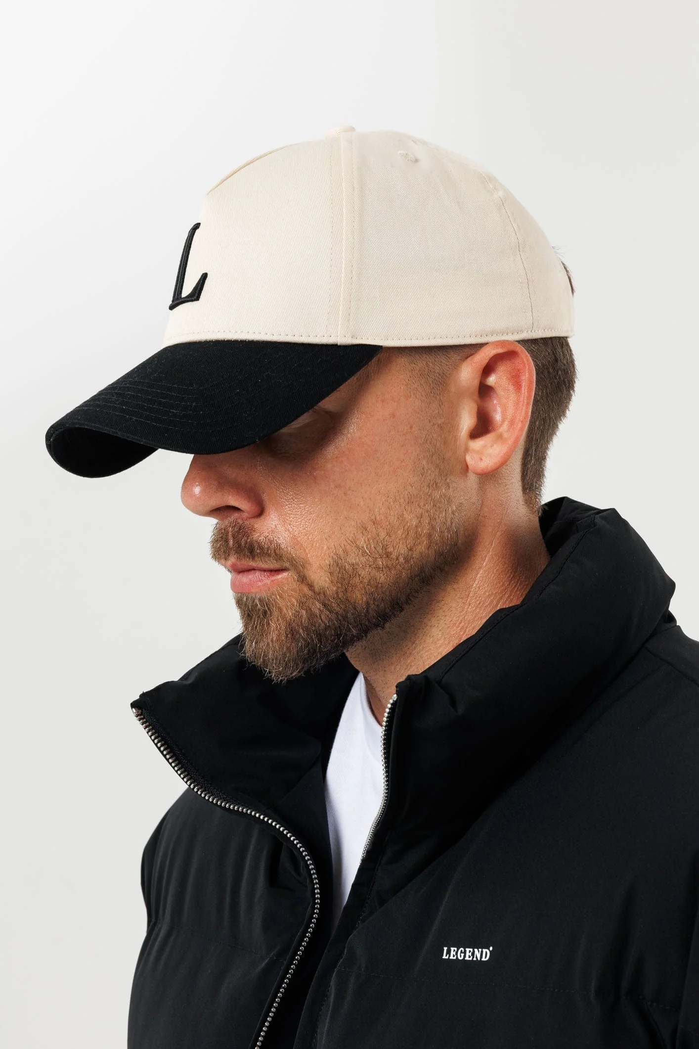 LEGEND INITIAL LOGO CAP - BLACK - Image 2