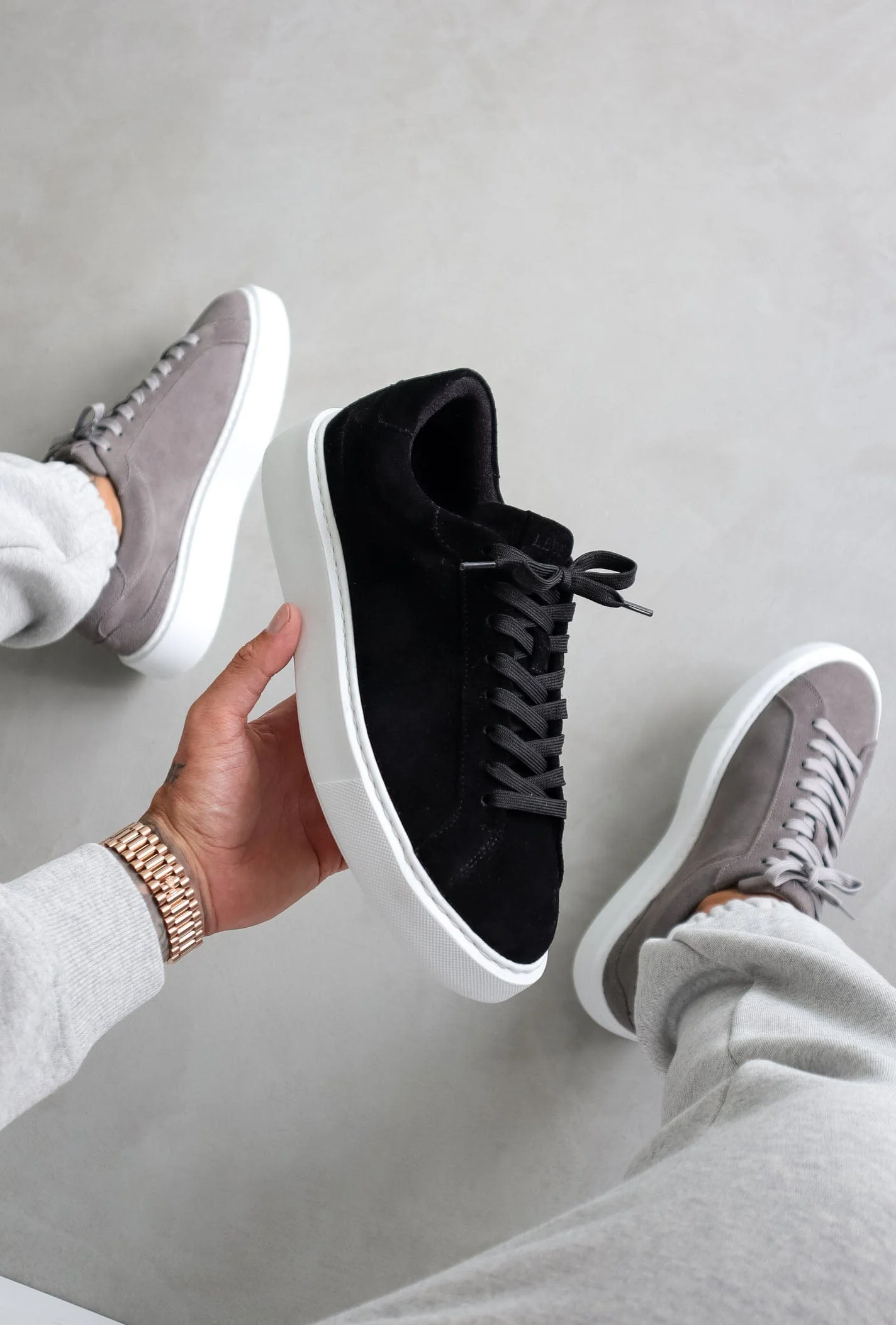 SUEDE TRAINER - BLACK - Image 3