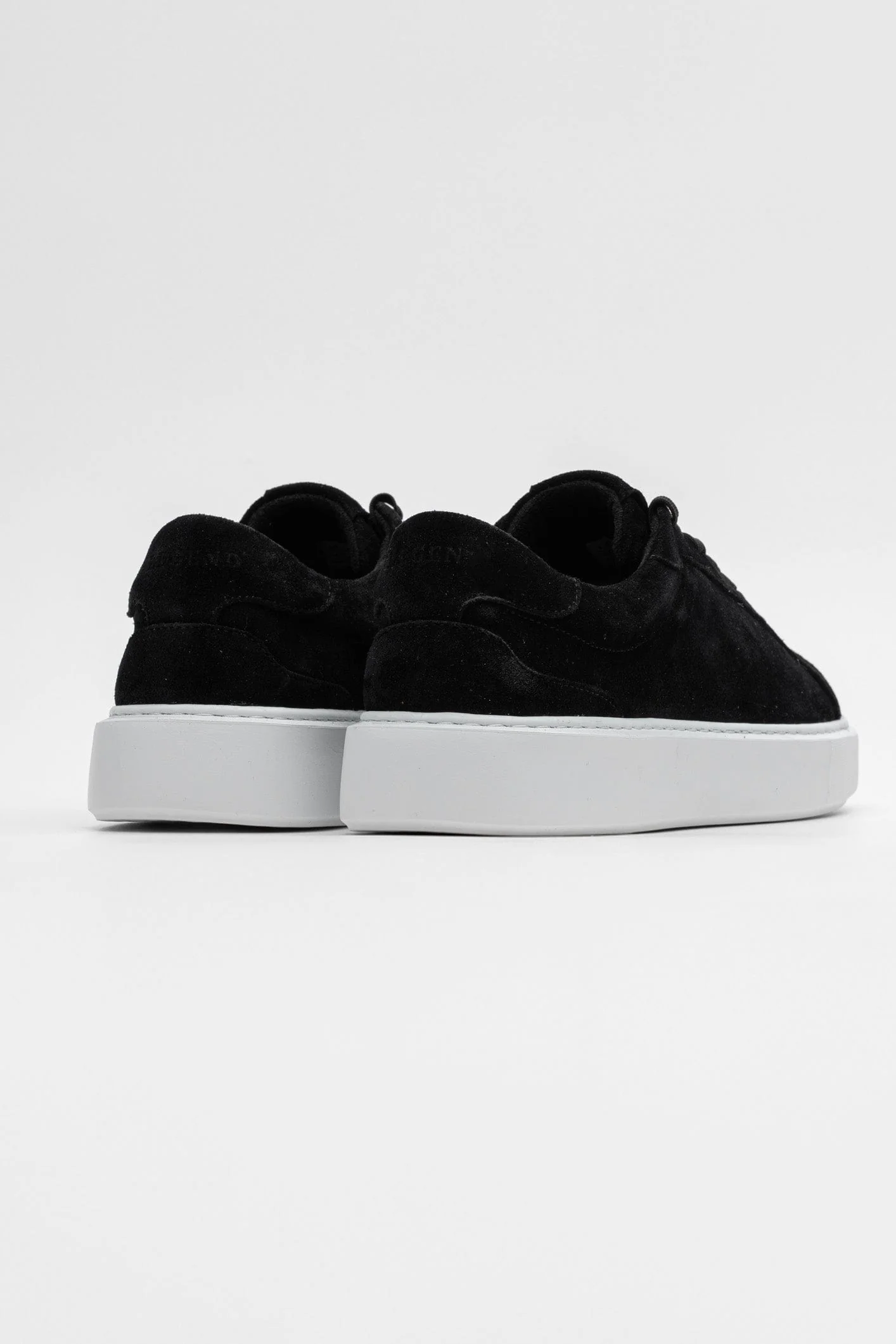 SUEDE TRAINER - BLACK - Image 5