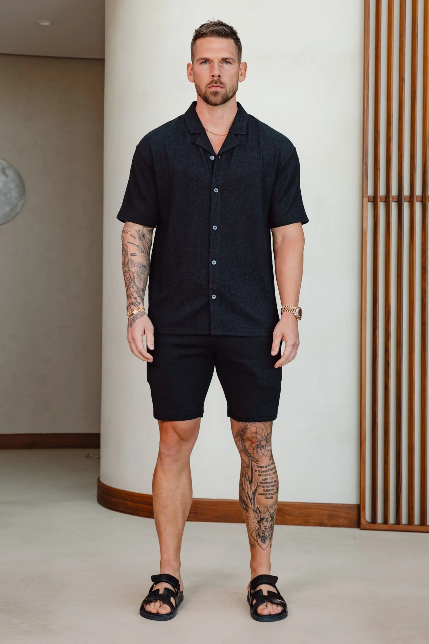 TEXTURED SHORTS - BLACK - Image 2