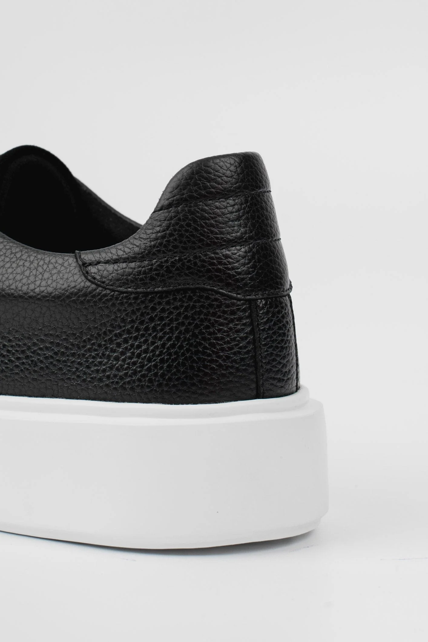 VELORA TRAINER - BLACK - Image 5